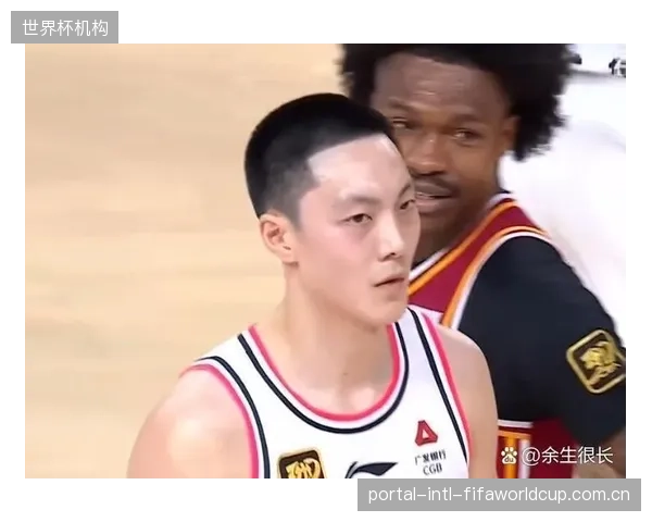 广厦队用整体防守成功割裂山西队进攻,限制了核心外援迪亚洛的发挥。 广厦队用整体防守成功割裂山西队进攻,限制了核心外援迪亚洛的发挥。